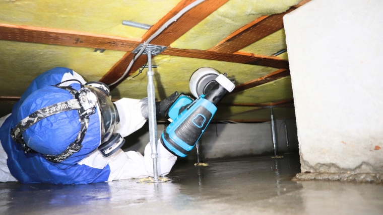 床下浸水の復旧ならブルークリーン