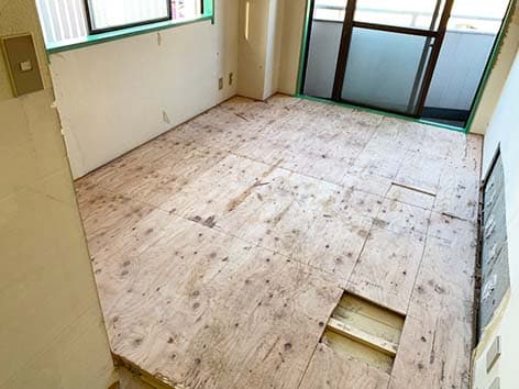 【東京都足立区】特殊清掃の施工事例|孤独死による強烈な腐敗臭が廊下まで広がった部屋を徹底清掃 After