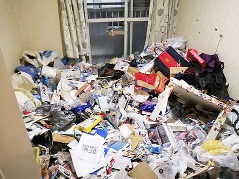 【東京都中野区】特殊清掃の施工事例|ゴミ屋敷と孤独死が重なった部屋で原状回復まで実施 Before