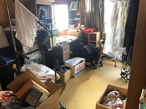 周囲に道が無い一軒家の遺品整理【東京都中央区】 Before