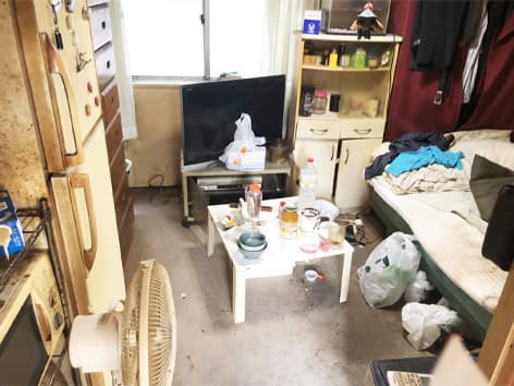 カビが生えた部屋の遺品整理【東京都北区】 Before