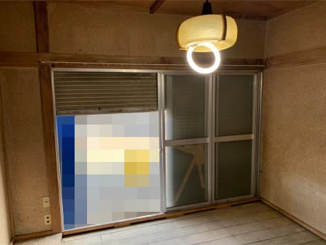 【東京都大田区】ゴミの圧力で窓が開かない部屋の孤独死清掃事例・重度の特殊清掃に即日対応 After