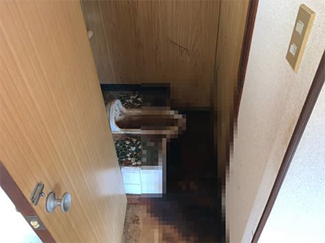 下の階に染みた体液で孤独死が発覚した現場の特殊清掃【神奈川県川崎市】 Before