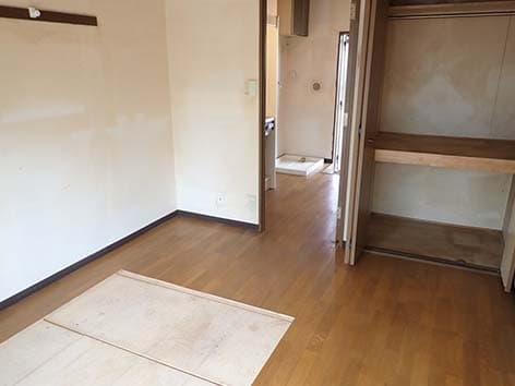 【神奈川県川崎市】ゴミ屋敷化した部屋で発見された孤独死の特殊清掃事例(大量のハエと腐敗臭に対応) After