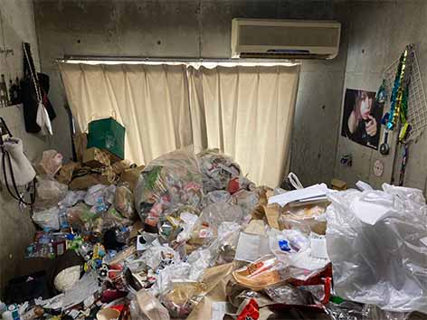 強烈な生ゴミ臭が発生した1人暮らしのゴミ屋敷清掃【東京都世田谷区】 Before