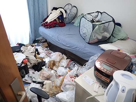 リモートワークの影響で汚部屋化した部屋の清掃【東京都東村山市】 Before