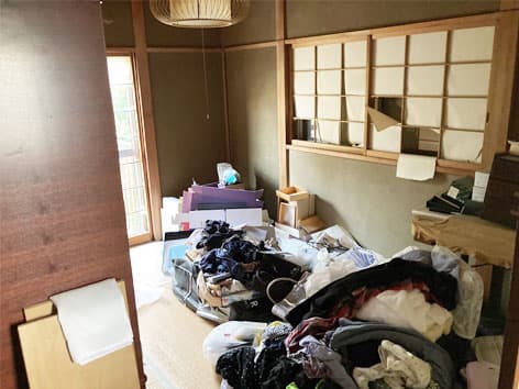 老朽化が進み床が崩れそうな実家の片付け【横浜市港南区】 Before