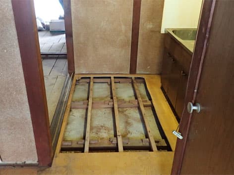 孤独死の発見が遅れて隣室までウジ虫が発生した現場の特殊清掃【千葉県木更津市】 After