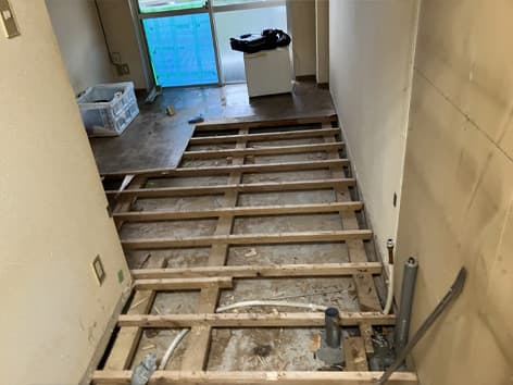 【東京都日野市】特殊清掃の施工事例|遺品撤去後に残る臭気と体液汚染へ、脱臭・衛生処理を実施 After