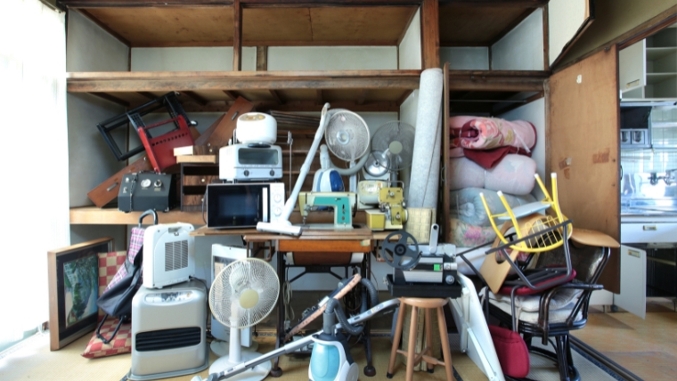 実家の片付けを始める際の手順と全体像を把握するためのイメージ写真。効率的な整理の第一歩を視覚的に表現。